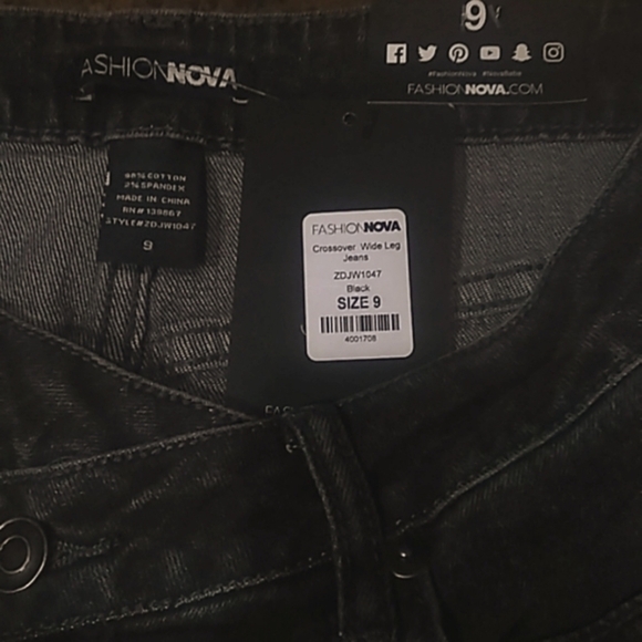 Fashion Nova Crossover Wide Leg Jeans - Picture 6 of 7